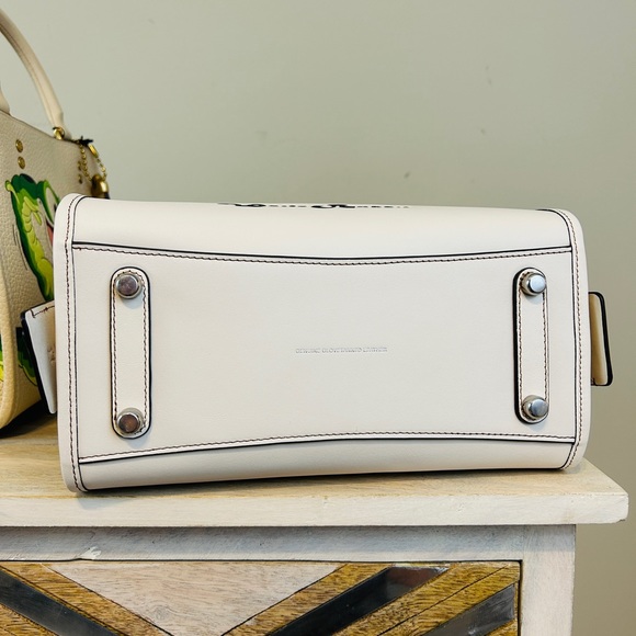 Super RARE China only Coach Rogue 25, White Rabbit in Chalk, NWT - Picture 4 of 8